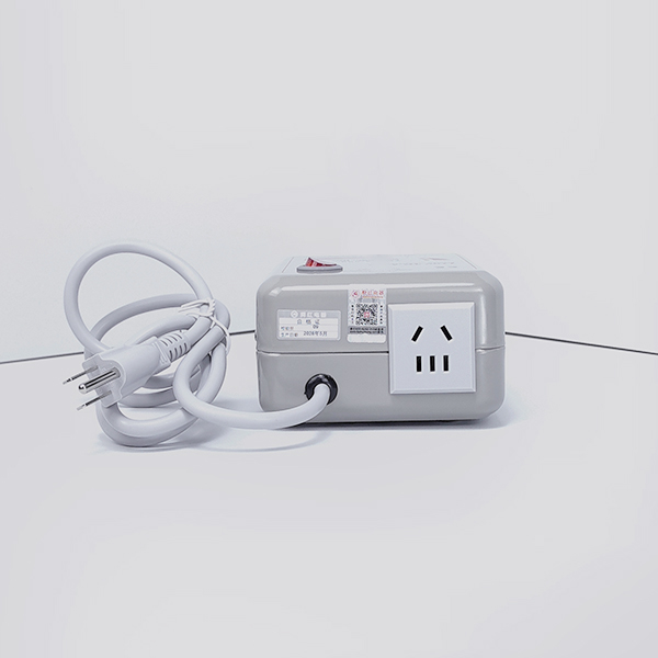 TM777-1500VA Aufw&auml;rtstransformator Stecker und Buchse